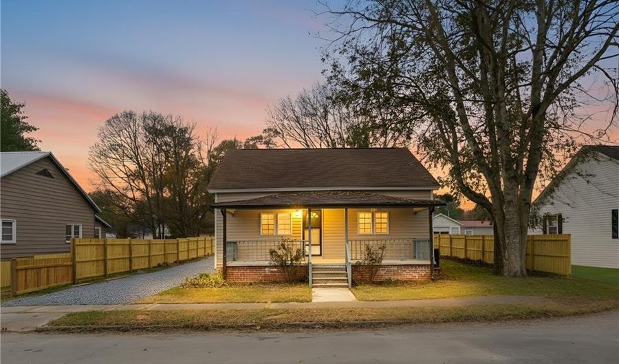 58 Elm St, Aragon, GA 30104 - 4 Beds, 2 Bath