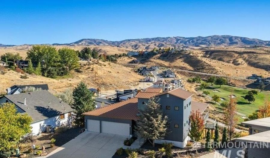 889 E Chardie Rd, Boise, ID 83702 - 4 Beds, 4 Bath