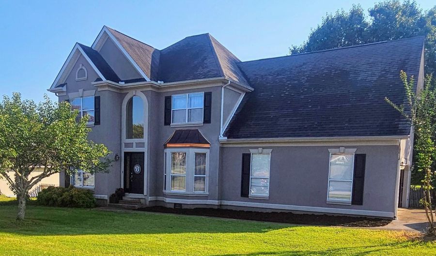 1611 Hollister Dr, Alcoa, TN 37701 - 4 Beds, 3 Bath