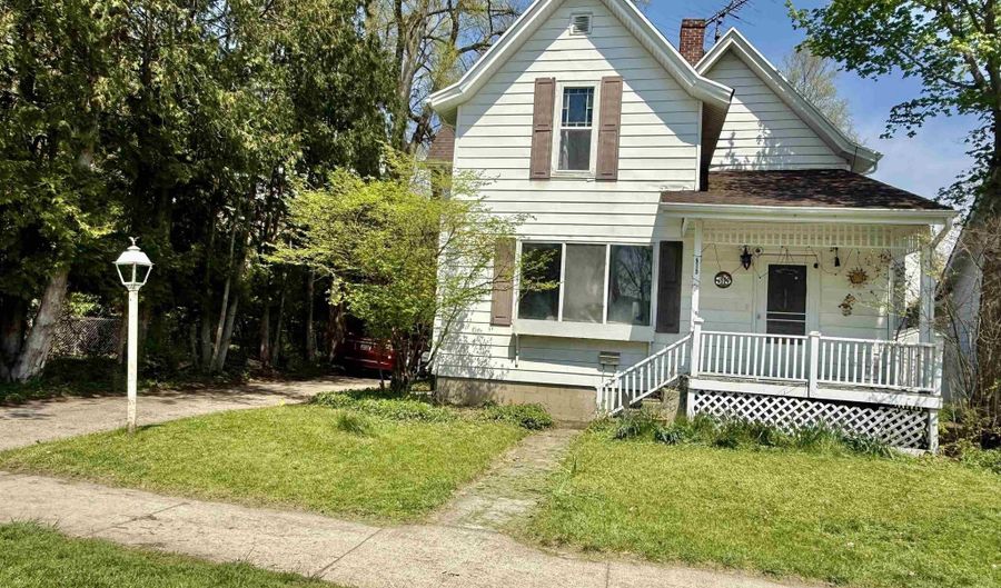 513 Walnut St, Alma, MI 48801 - 3 Beds, 2 Bath