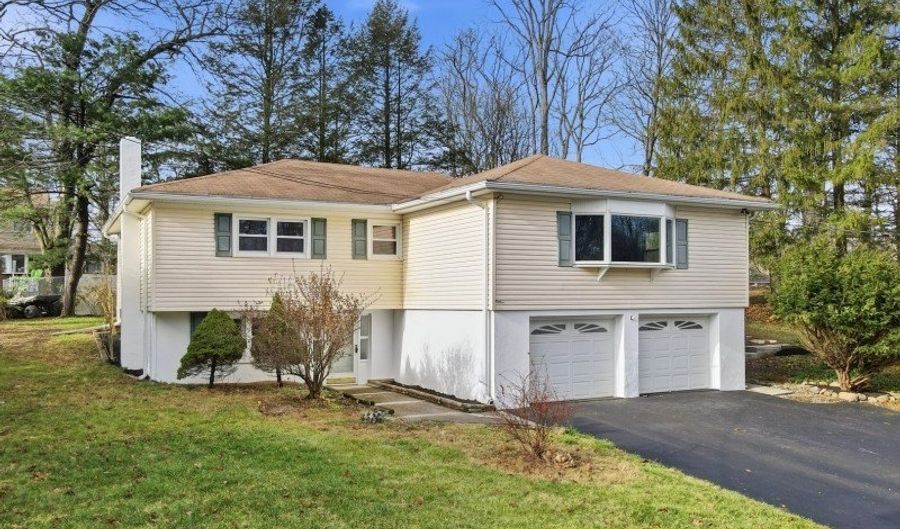 4 Rainbow Trl, Alloway, NJ 07422 - 3 Beds, 2 Bath
