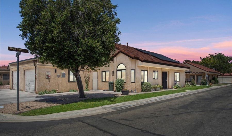 11635 W Locust Ln, Apple Valley, CA 92308 - 2 Beds, 2 Bath