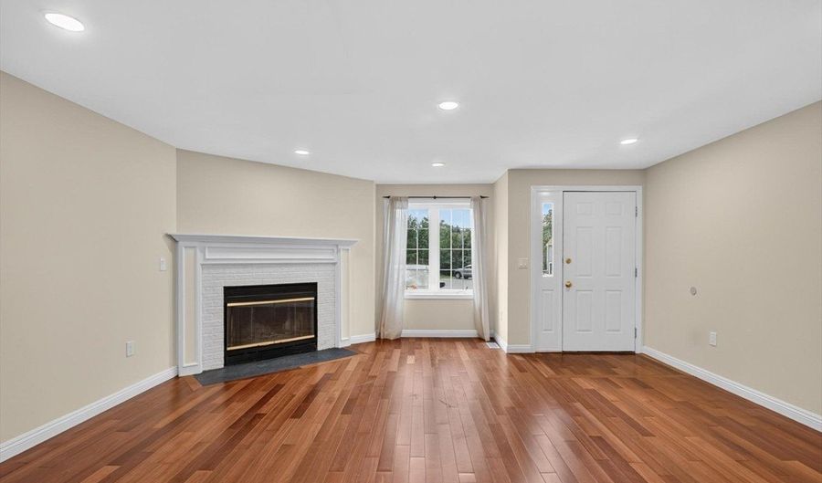 128 Parker St 3C, Acton, MA 01720 - 2 Beds, 2 Bath