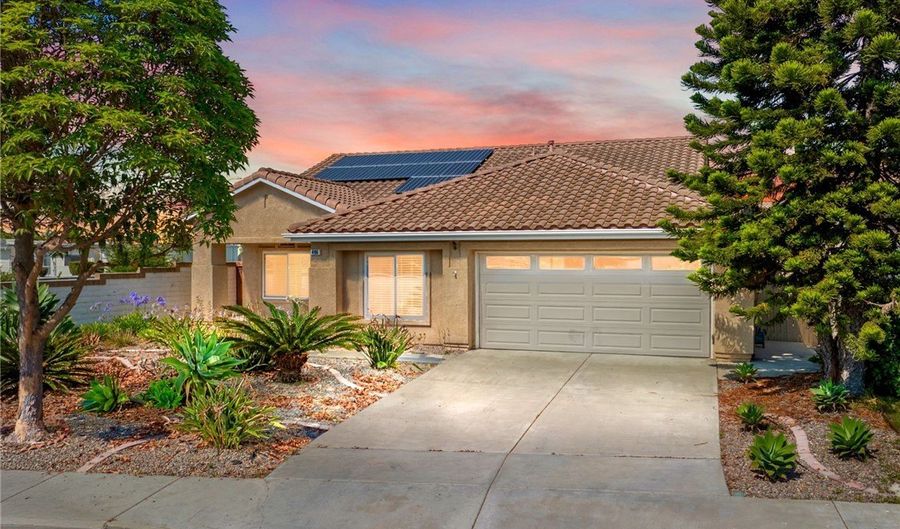 496 Christina Ct, Oceanside, CA 92058 - 5 Beds, 2 Bath
