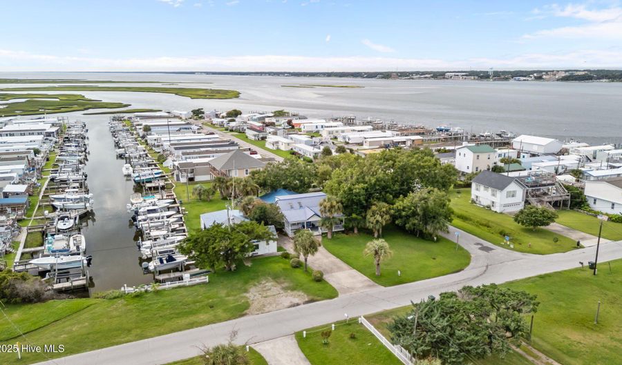 319 Old Causeway Rd, Atlantic Beach, NC 28512 - 3 Beds, 2 Bath