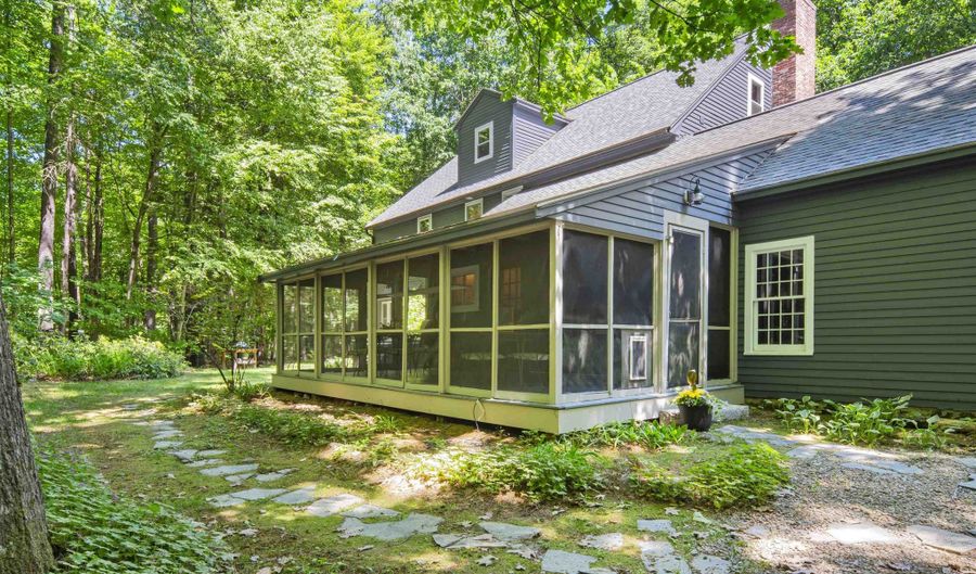 11 Nathan Lord Rd, Amherst, NH 03031 - 5 Beds, 4 Bath