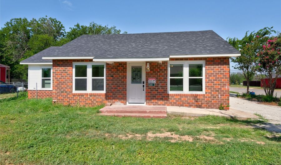 2498 Grape St, Abilene, TX 79601 - 3 Beds, 2 Bath