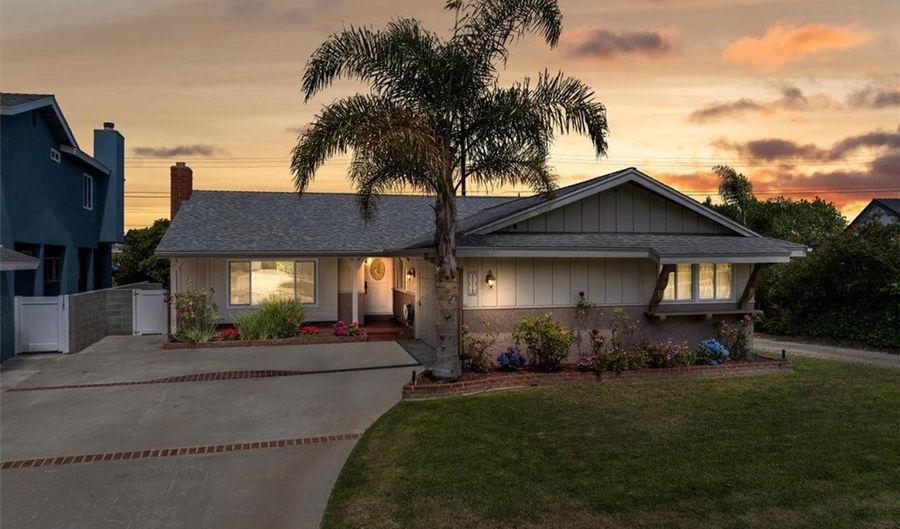 20512 Wayne Ave, Torrance, CA 90503 - 4 Beds, 2 Bath
