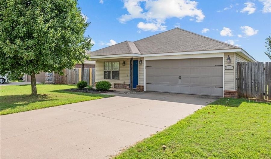 5406 SW Cherry Creek Rd, Bentonville, AR 72713 - 3 Beds, 2 Bath