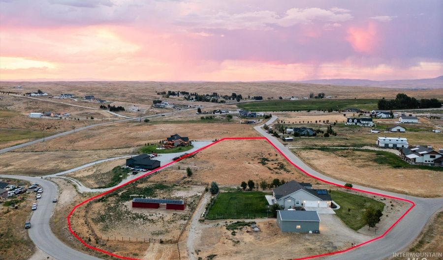 7900 Sonara Rd, Caldwell, ID 83607 - 3 Beds, 2 Bath