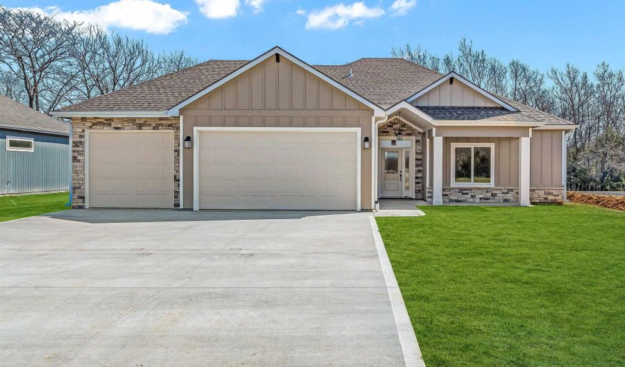 318 Rockers Dr, Baldwin City, KS 66006 - 3 Beds, 2 Bath