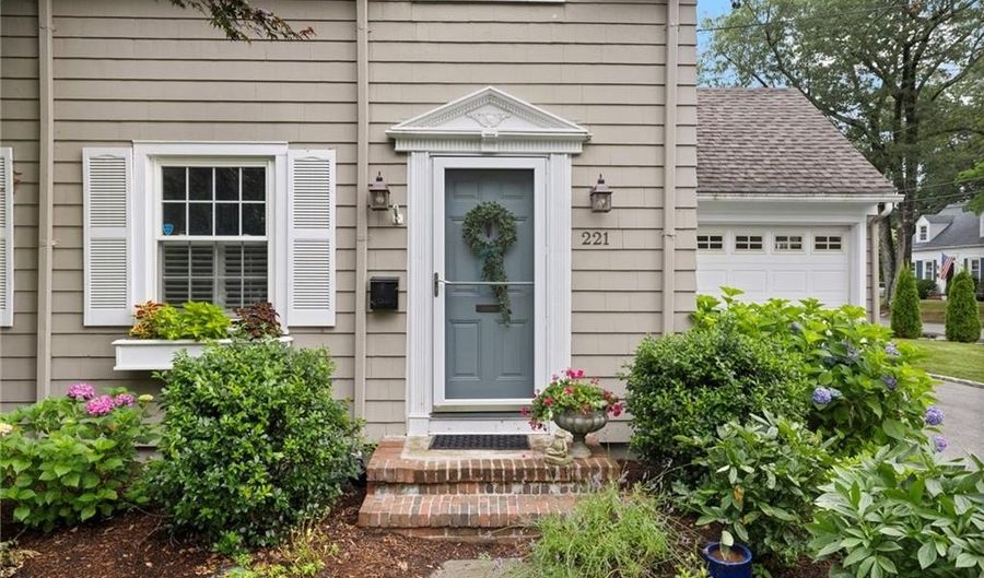 221 Trinity St, Warwick, RI 02886 - 3 Beds, 2 Bath
