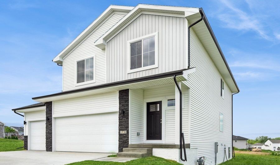 1730 Roebling Rd, Adel, IA 50003 - 5 Beds, 3 Bath