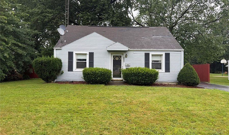 2358 Clark Ave, Alliance, OH 44601 - 3 Beds, 1 Bath