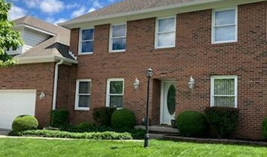 7721 Donegal Dr, Indianapolis, IN 46217 - 4 Beds, 3 Bath