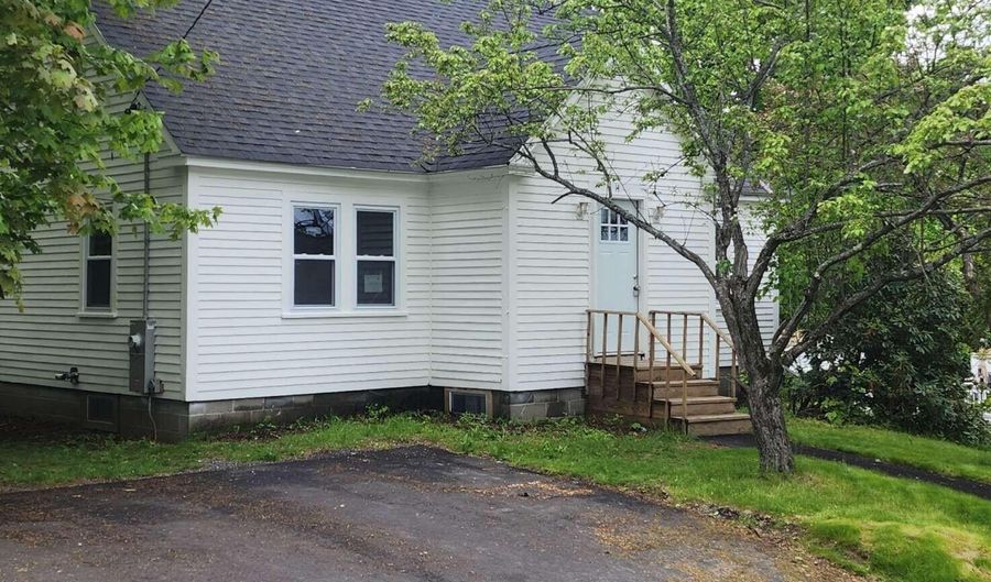 14 Highland Ave, Augusta, ME 04330 - 4 Beds, 2 Bath