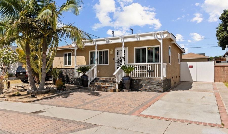 22919 Broadwell Ave, Torrance, CA 90502 - 4 Beds, 2 Bath