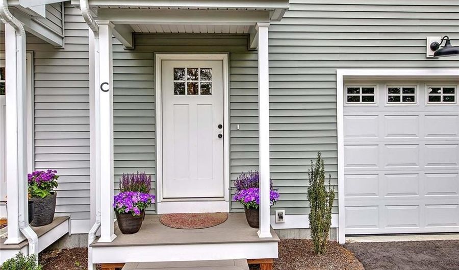 1485 Lonsdale Ave C, Lincoln, RI 02865 - 2 Beds, 2 Bath
