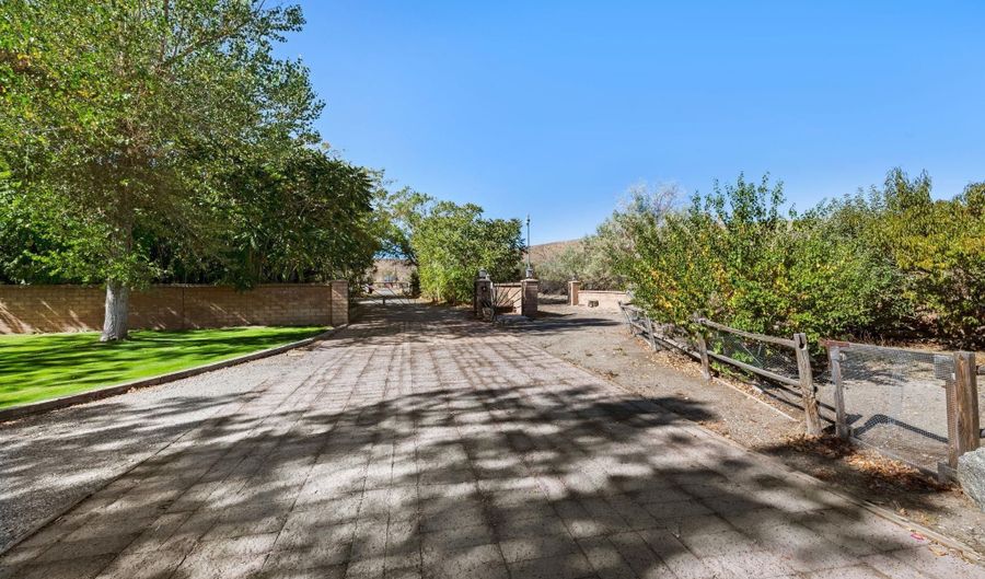 19 Marina Dr, Dayton, NV 89403 - 4 Beds, 5 Bath