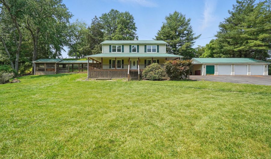 28062 Lee Hwy, Abingdon, VA 24211 - 4 Beds, 3 Bath