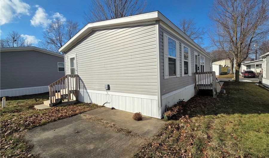 444 Westwoods, Amherst, OH 44001 - 4 Beds, 2 Bath