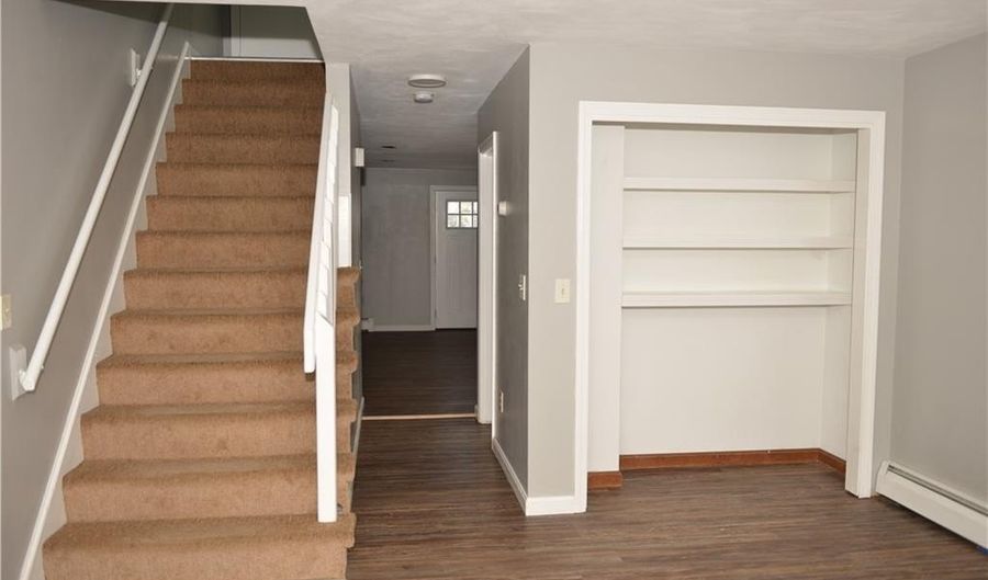 85 Richard St 2, Cranston, RI 02910 - 2 Beds, 2 Bath