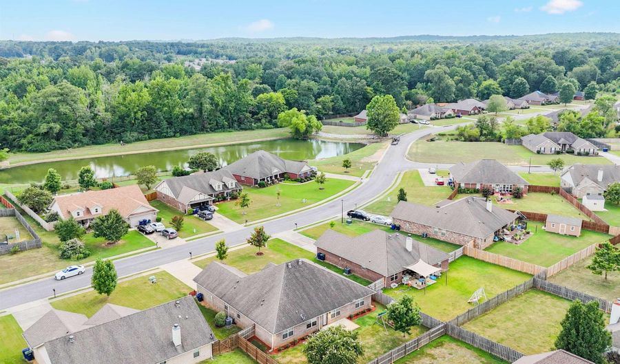 1136 SILVER CREEK Ln, Alabaster, AL 35007 - 4 Beds, 2 Bath