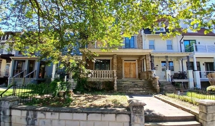 3909 KANSAS Ave NW, Washington, DC 20011 - 5 Beds, 5 Bath