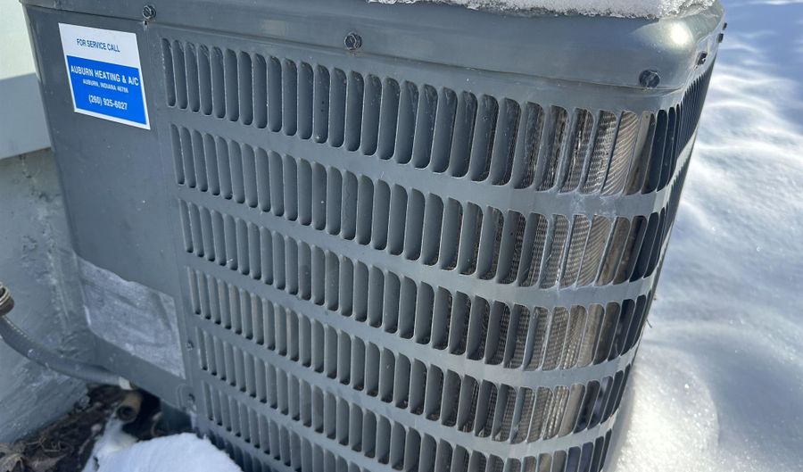 307 E Clinton St, Auburn, IN 46706 - 2 Beds, 1 Bath