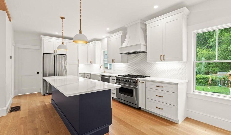 7 Hancock St, Arlington, MA 02474 - 4 Beds, 4 Bath