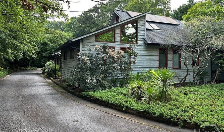 2080 Prince Ave, Athens, GA 30606 - 0 Beds, 3 Bath