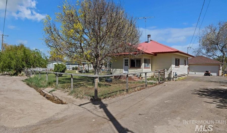 931 Robertson St, Buhl, ID 83316 - 3 Beds, 2 Bath