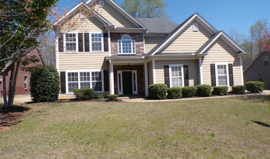 201 Colfax Dr, Boiling Springs, SC 29316 - 5 Beds, 3 Bath