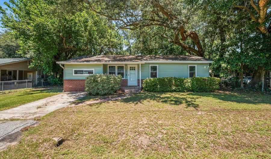 2905 Third St, Beaufort, SC 29902 - 3 Beds, 1 Bath