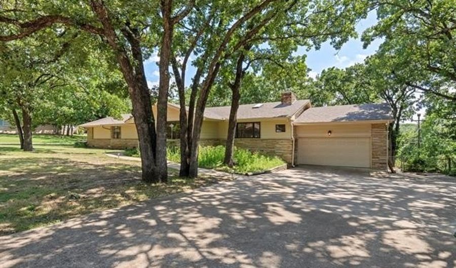 3321 Woodland Rd, Bartlesville, OK 74006 - 4 Beds, 3 Bath
