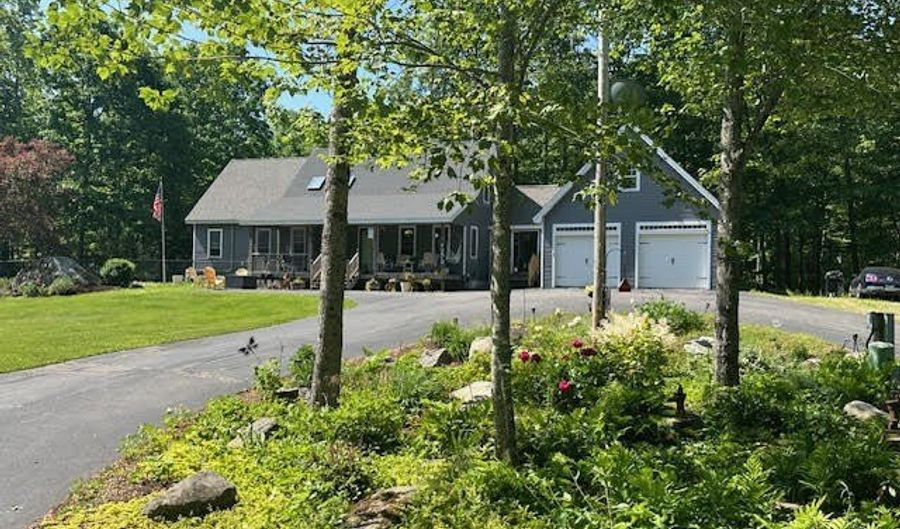 21 Dream Ln, Belfast, ME 04915 - 3 Beds, 4 Bath