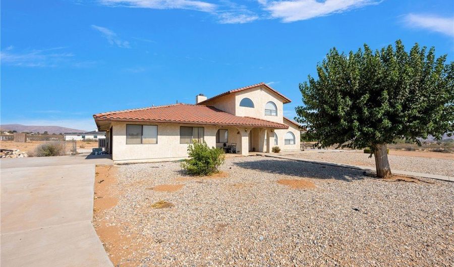 23871 Plaina Rd, Apple Valley, CA 92307 - 3 Beds, 2 Bath