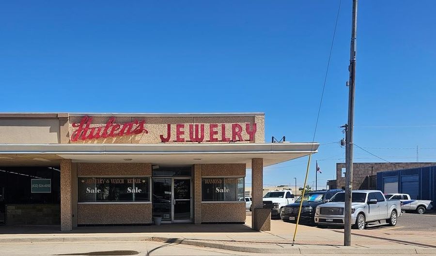 112 N Main St, Andrews, TX 79714 - 0 Beds, 0 Bath