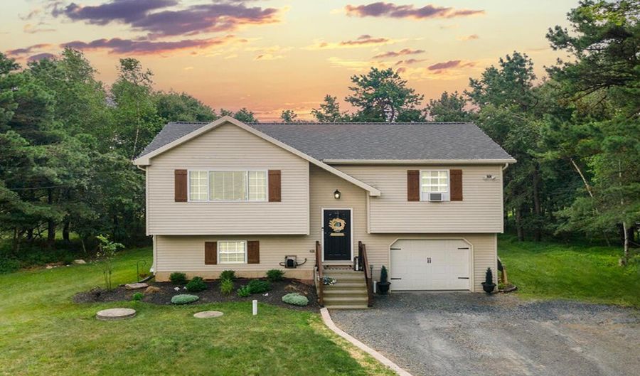 164 Heather Dr, Blakeslee, PA 18610 - 3 Beds, 2 Bath