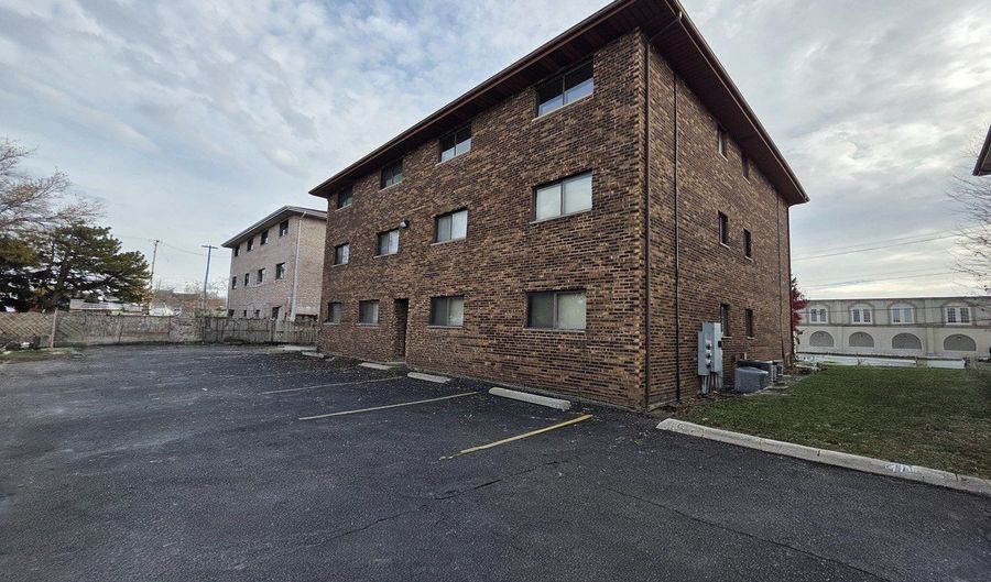 4818 W 122nd St 3W, Alsip, IL 60803 - 2 Beds, 2 Bath