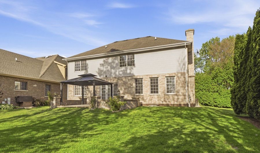 546 N 4th Ave, Addison, IL 60101 - 4 Beds, 3 Bath