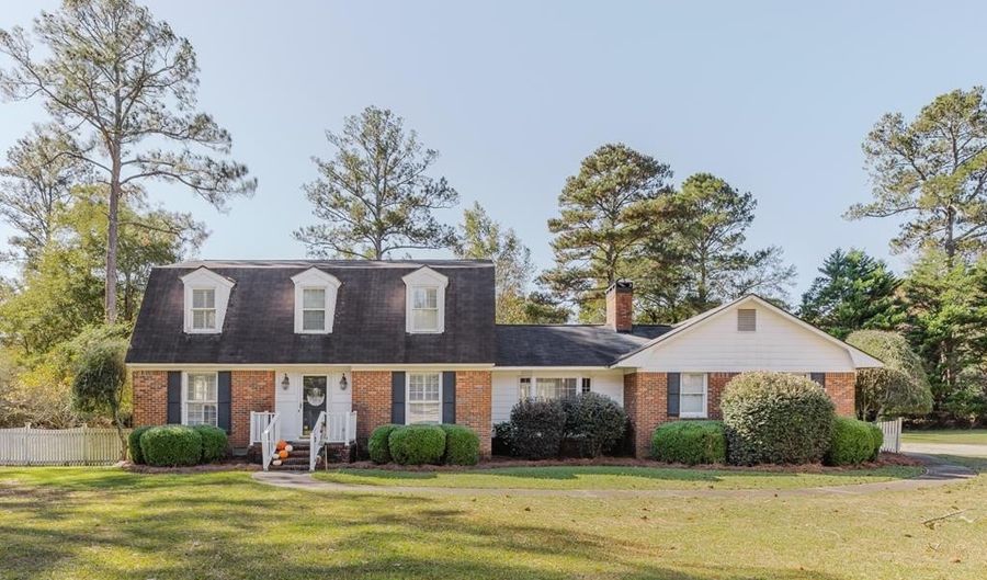 208 Edgewood Dr, Americus, GA 31709 - 3 Beds, 3 Bath