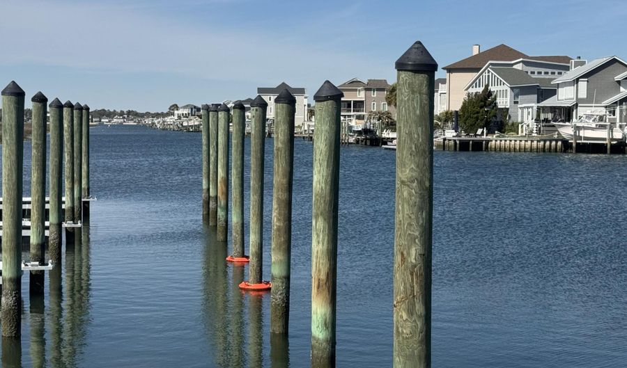 602 W Fort Macon Rd 242, Atlantic Beach, NC 28512 - 1 Beds, 1 Bath