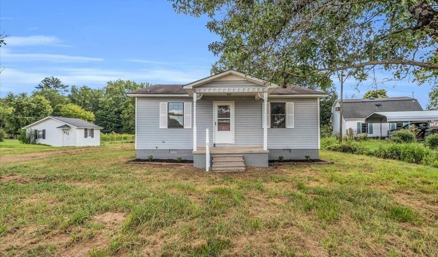 28059 Alabama Highway 251, Ardmore, AL 35739 - 2 Beds, 1 Bath