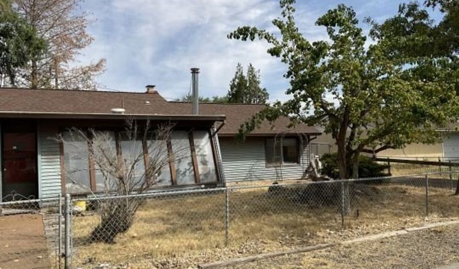 1206 W. 10th St. St, Alturas, CA 96101 - 3 Beds, 2 Bath