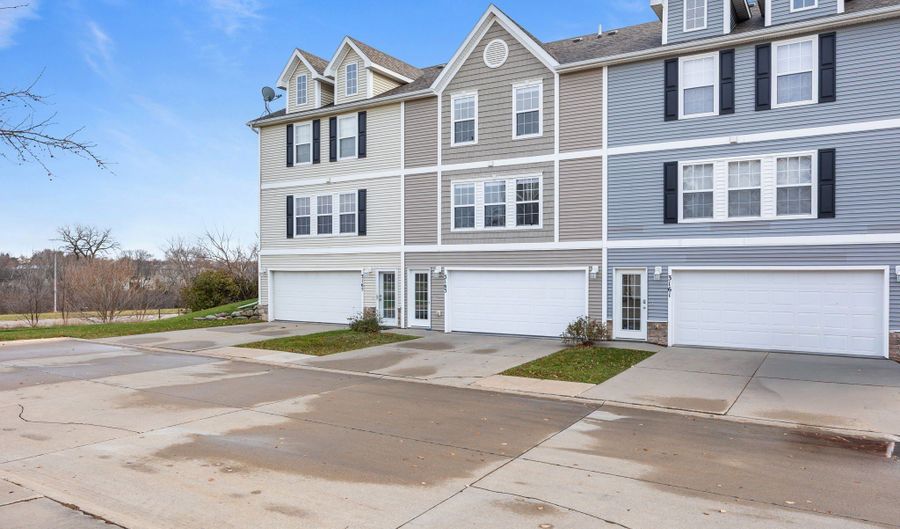 3163 SW Arlan Ln, Ankeny, IA 50023 - 2 Beds, 2 Bath