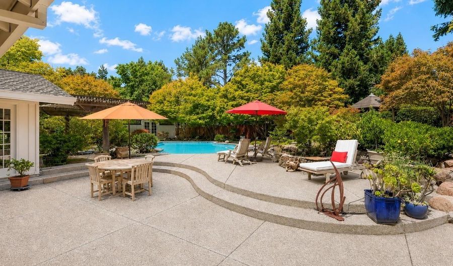 15 Saint Andrews Pl, Alamo, CA 94507 - 4 Beds, 2 Bath