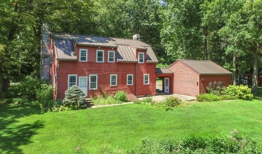 208 Wood Creek Rd, Bethlehem, CT 06751 - 3 Beds, 3 Bath