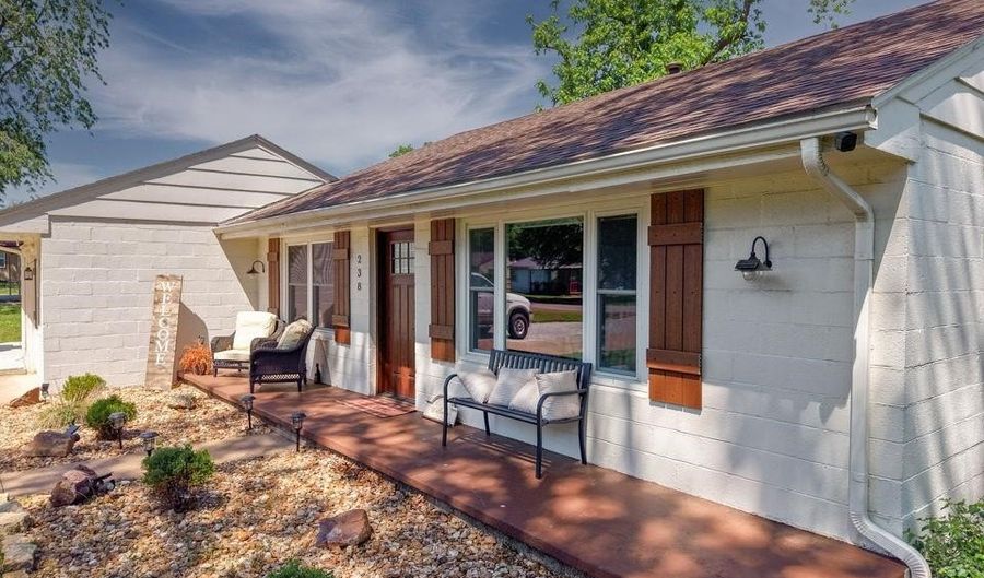 238 E Radio Ln, Arkansas City, KS 67005 - 2 Beds, 2 Bath