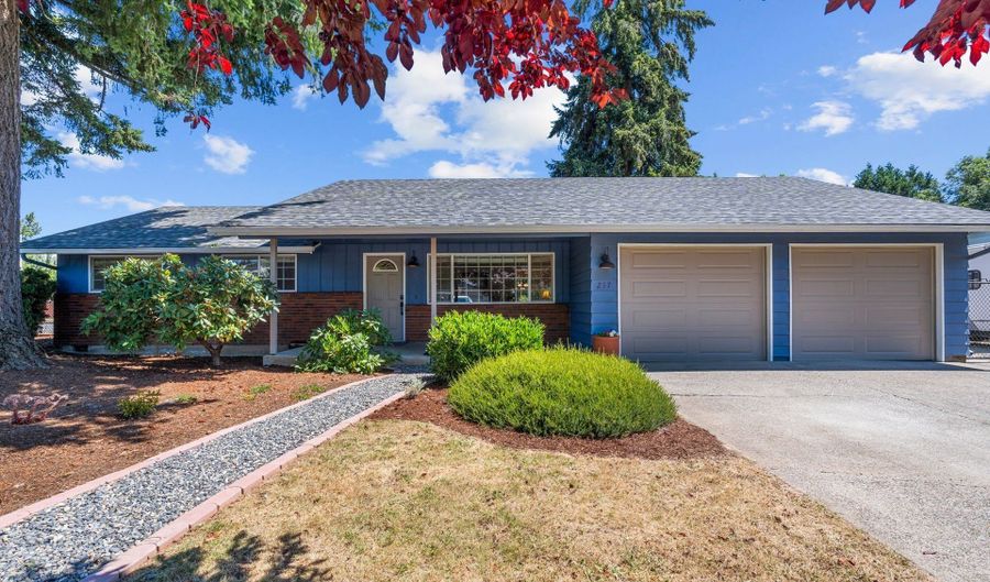 217 SW 2ND Ct, Battle Ground, WA 98604 - 3 Beds, 2 Bath